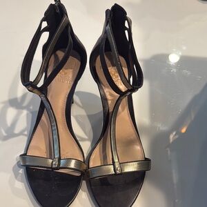 Vince Camuto Black and Gold Heels Mitzy